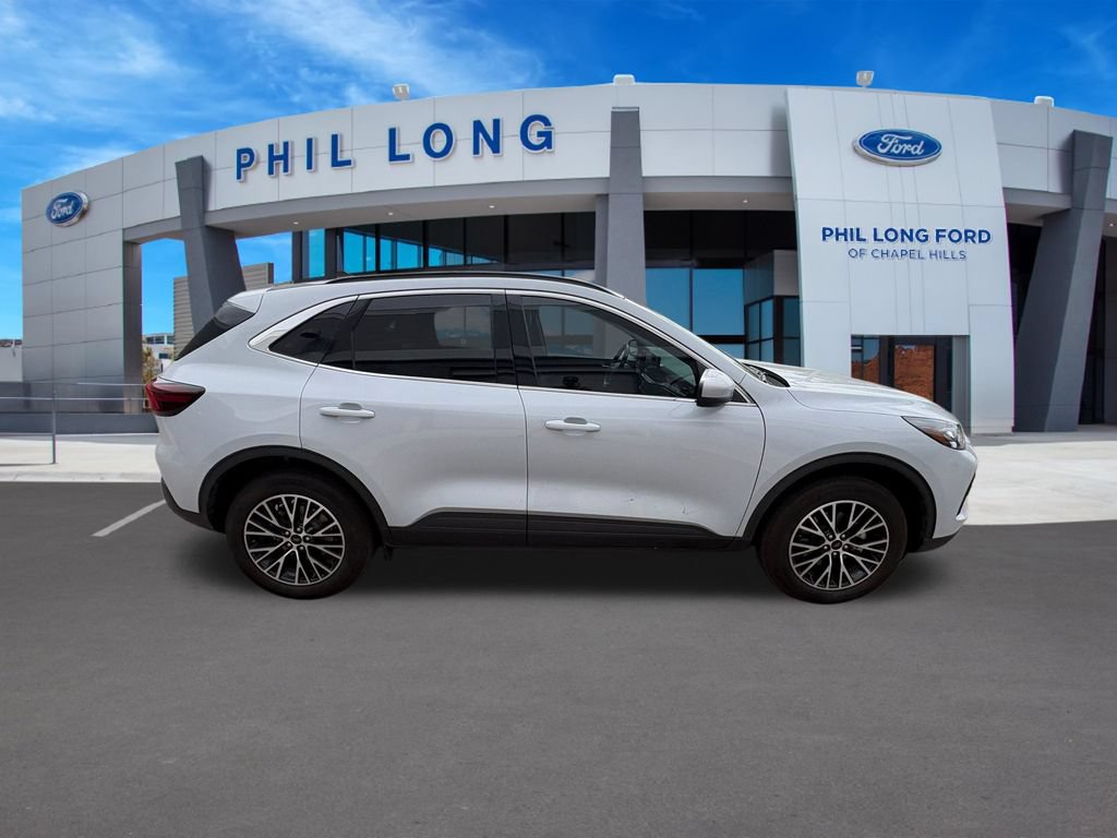Used 2025 Ford Escape SE FWD image 7