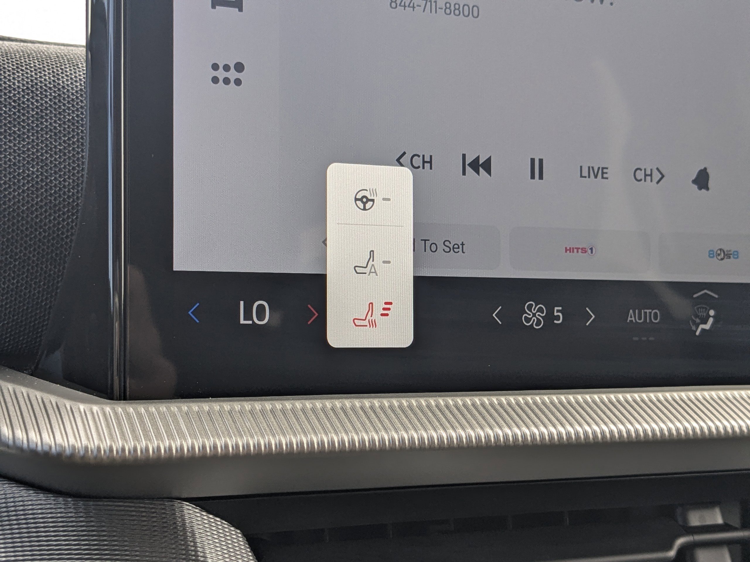 Used 2025 Ford Explorer ST-Line w/ ST-Line Street Pack image 27