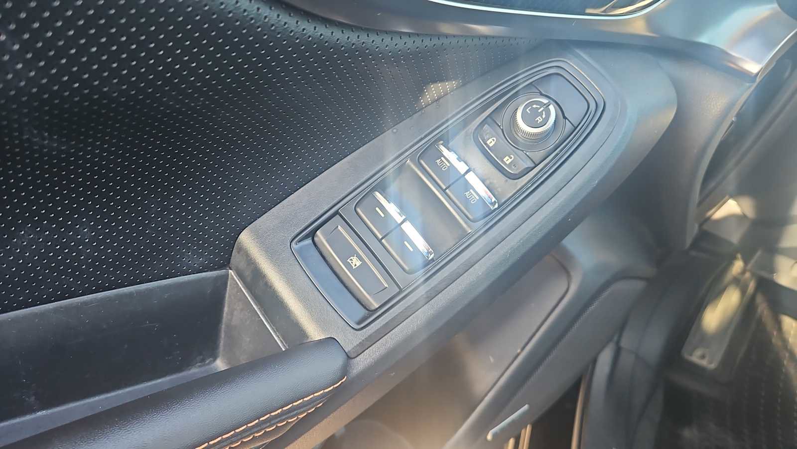 Used 2019 Subaru Crosstrek 2.0i Limited w/ Moonroof Package w/Navigation image 15