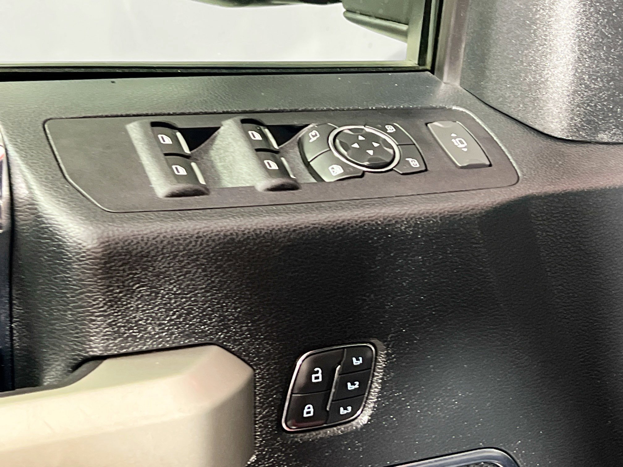 Used 2021 Ford F250 Lariat image 16