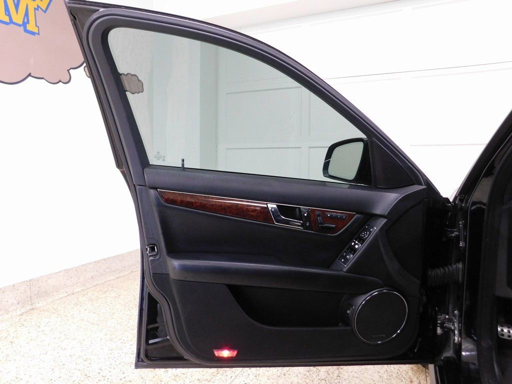Used 2009 Mercedes-Benz C 63 AMG Sedan image 29
