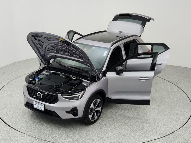 New 2026 Volvo XC40 B5 Plus w/ Protection Package Premier image 37