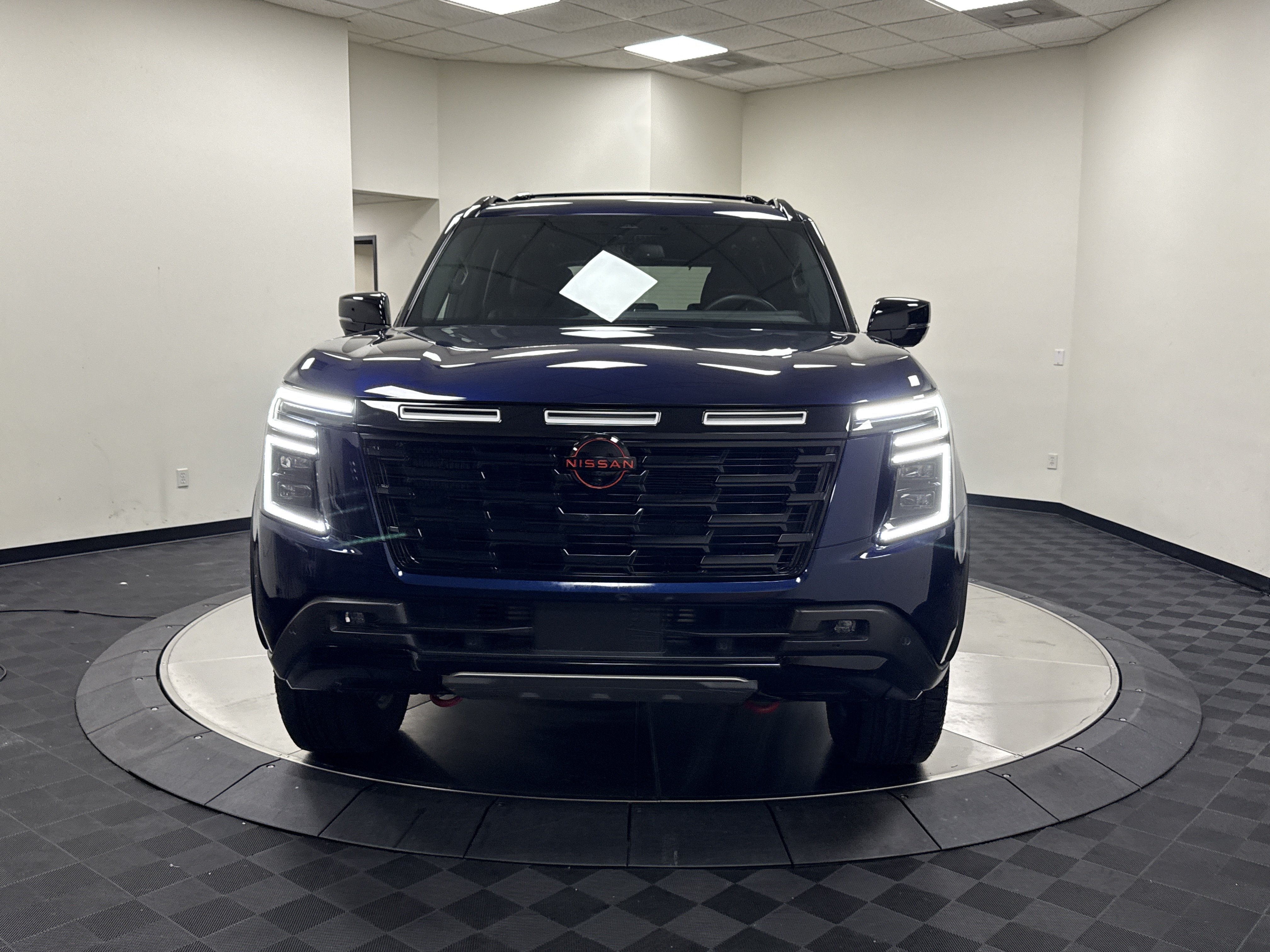 Used 2026 Nissan Armada PRO-4X w/ Captain's Chari Seat Package AWD/4WD image 2