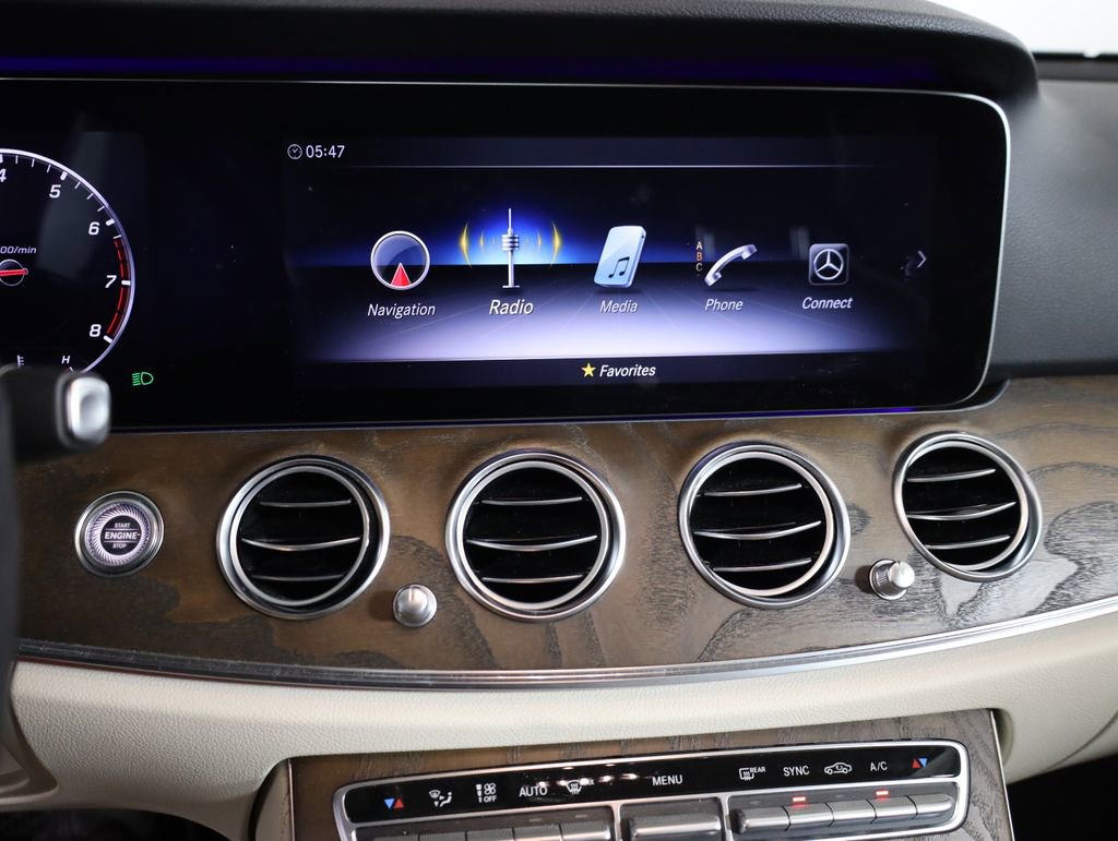 Used 2020 Mercedes-Benz E 350 4MATIC Sedan image 13