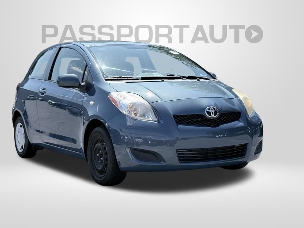 Used 2009 Toyota Yaris 2-Door Hatchback FWD image 3