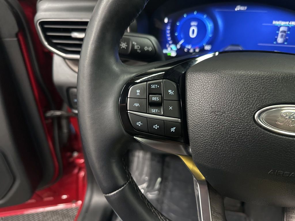 Used 2022 Ford Explorer Platinum w/ Equipment Group 601A AWD/4WD image 15