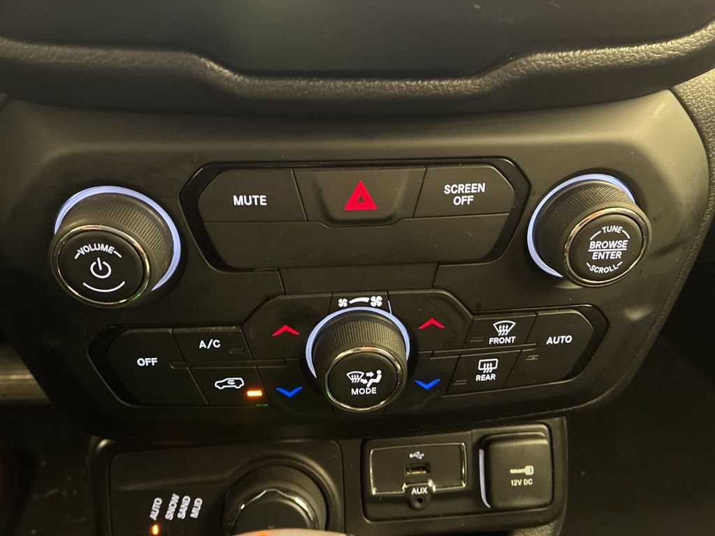 Used 2020 Jeep Renegade Limited w/ Safety and Security Group AWD/4WD image 19