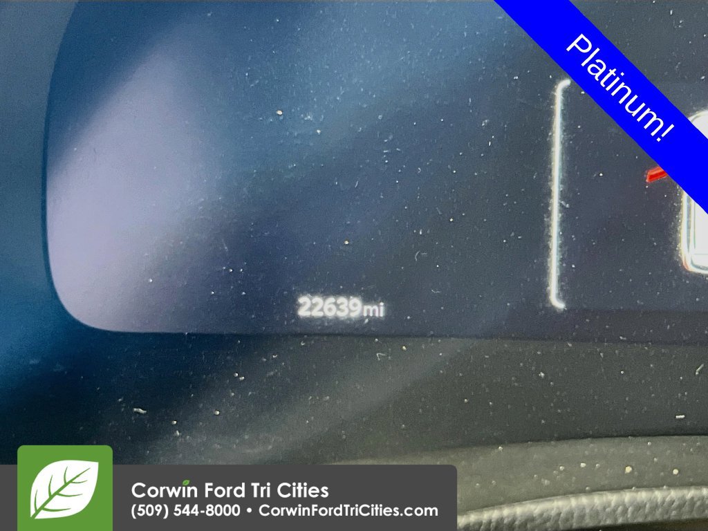 Used 2025 Toyota Highlander Platinum AWD/4WD image 32