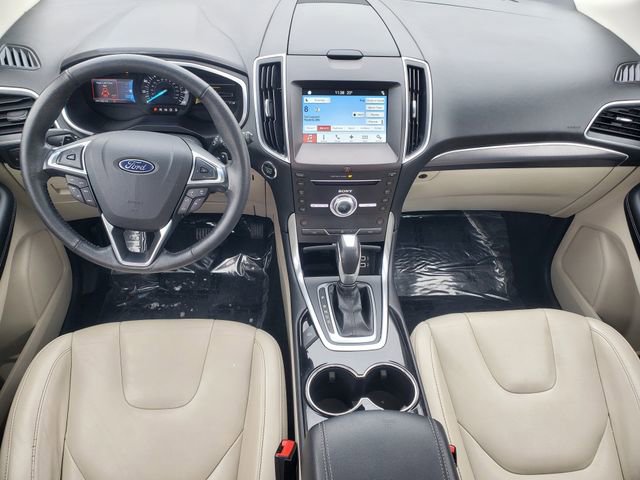 Used 2017 Ford Edge Titanium w/ Technology Package image 32