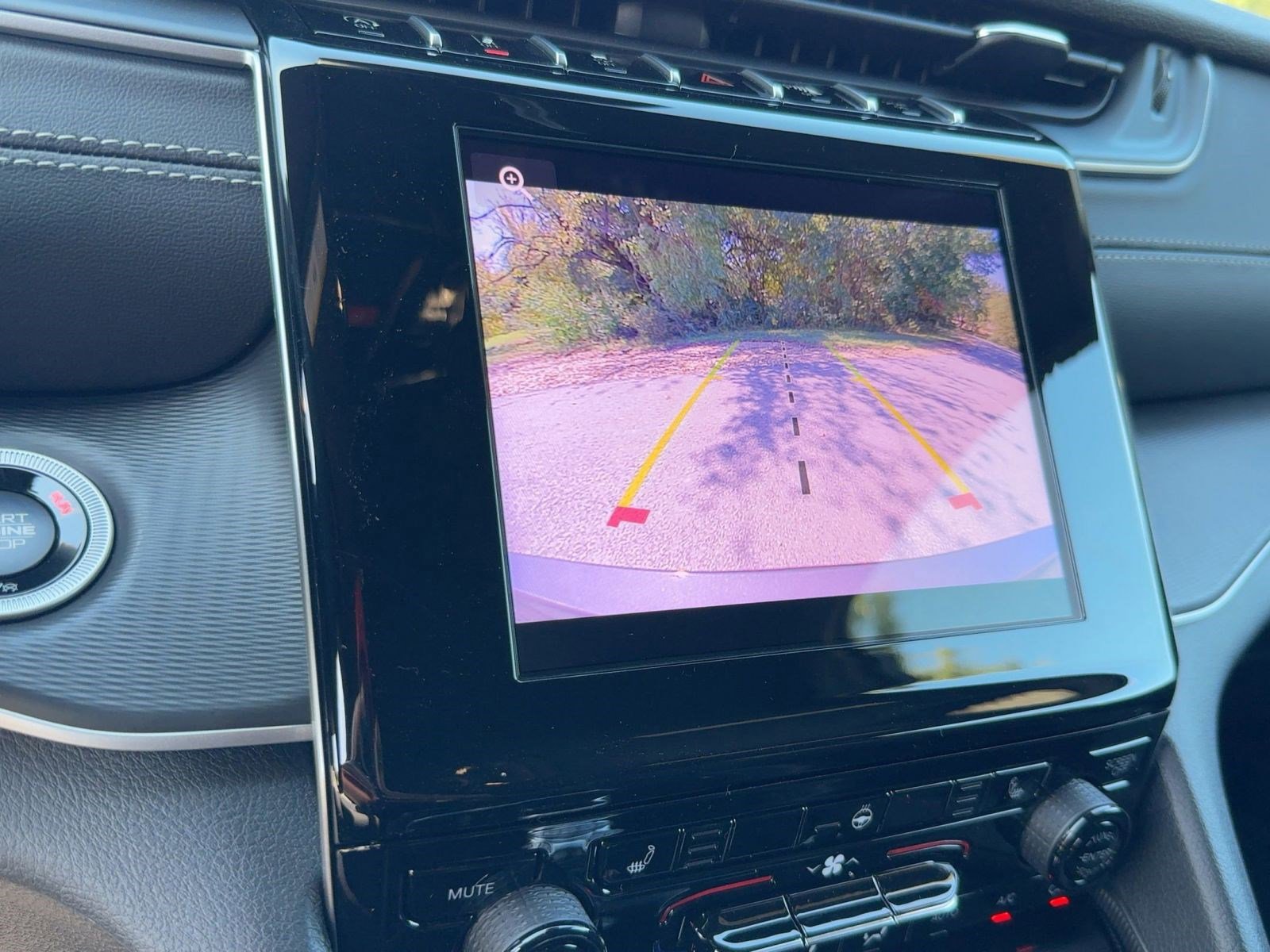 New 2025 Jeep Grand Cherokee L Laredo w/ Luxury Tech Group I image 23