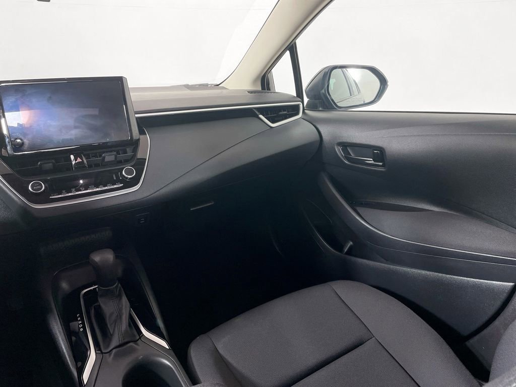 Used 2023 Toyota Corolla LE image 31