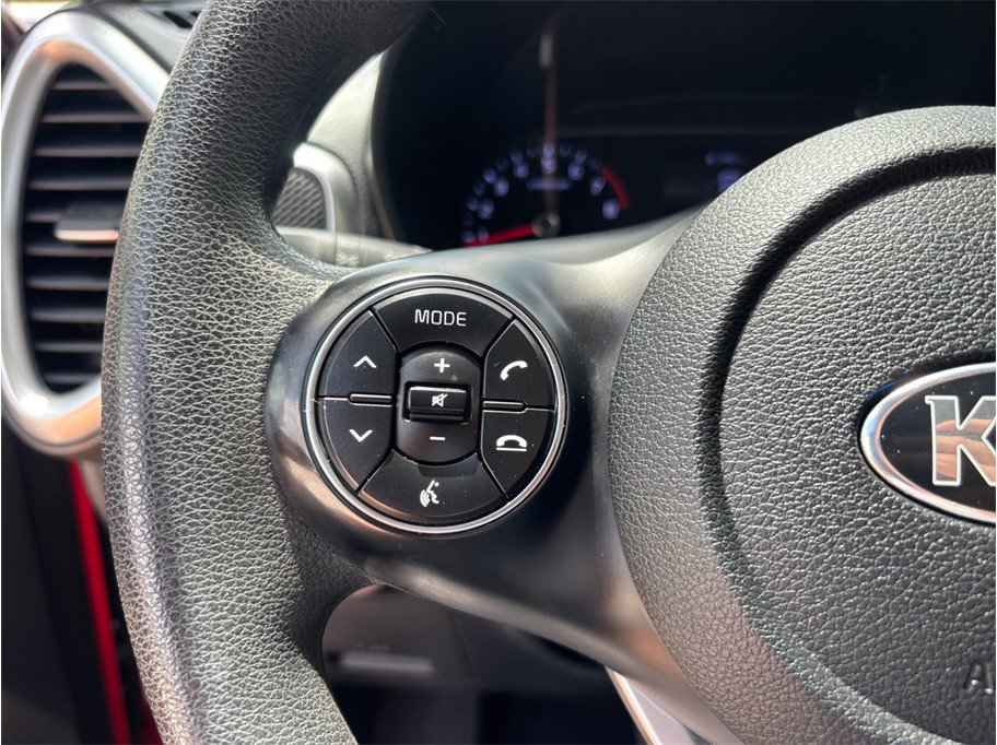 Used 2020 Kia Soul LX FWD image 19