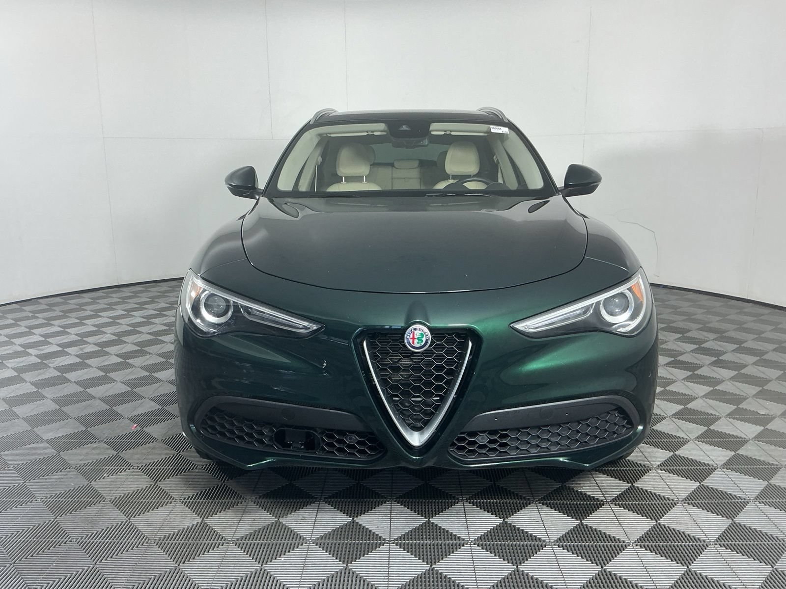 Used 2020 Alfa Romeo Stelvio Ti Lusso w/ Quick Order Package 22X Lusso AWD/4WD image 2