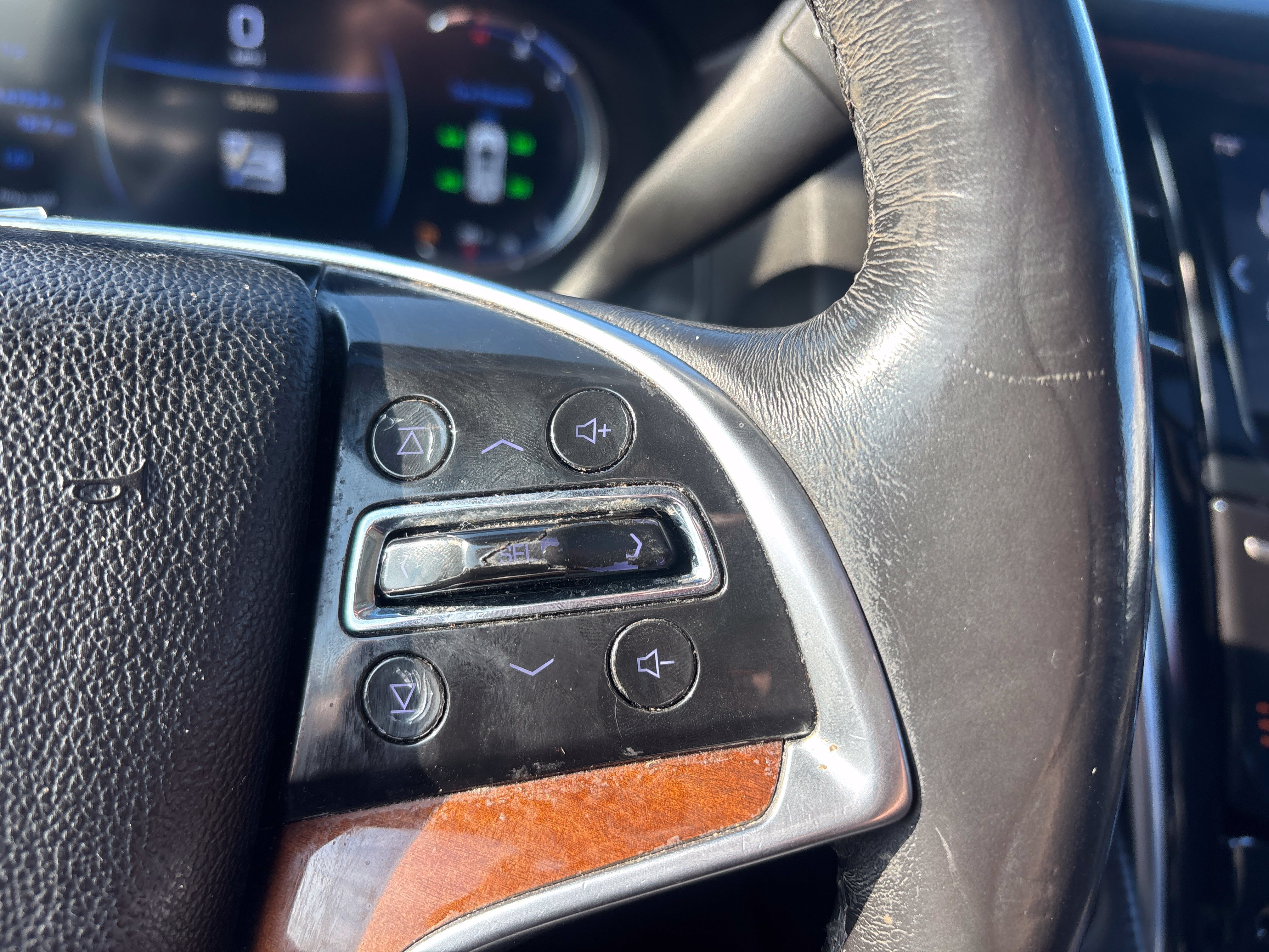 Used 2019 Cadillac Escalade ESV Luxury AWD/4WD image 18