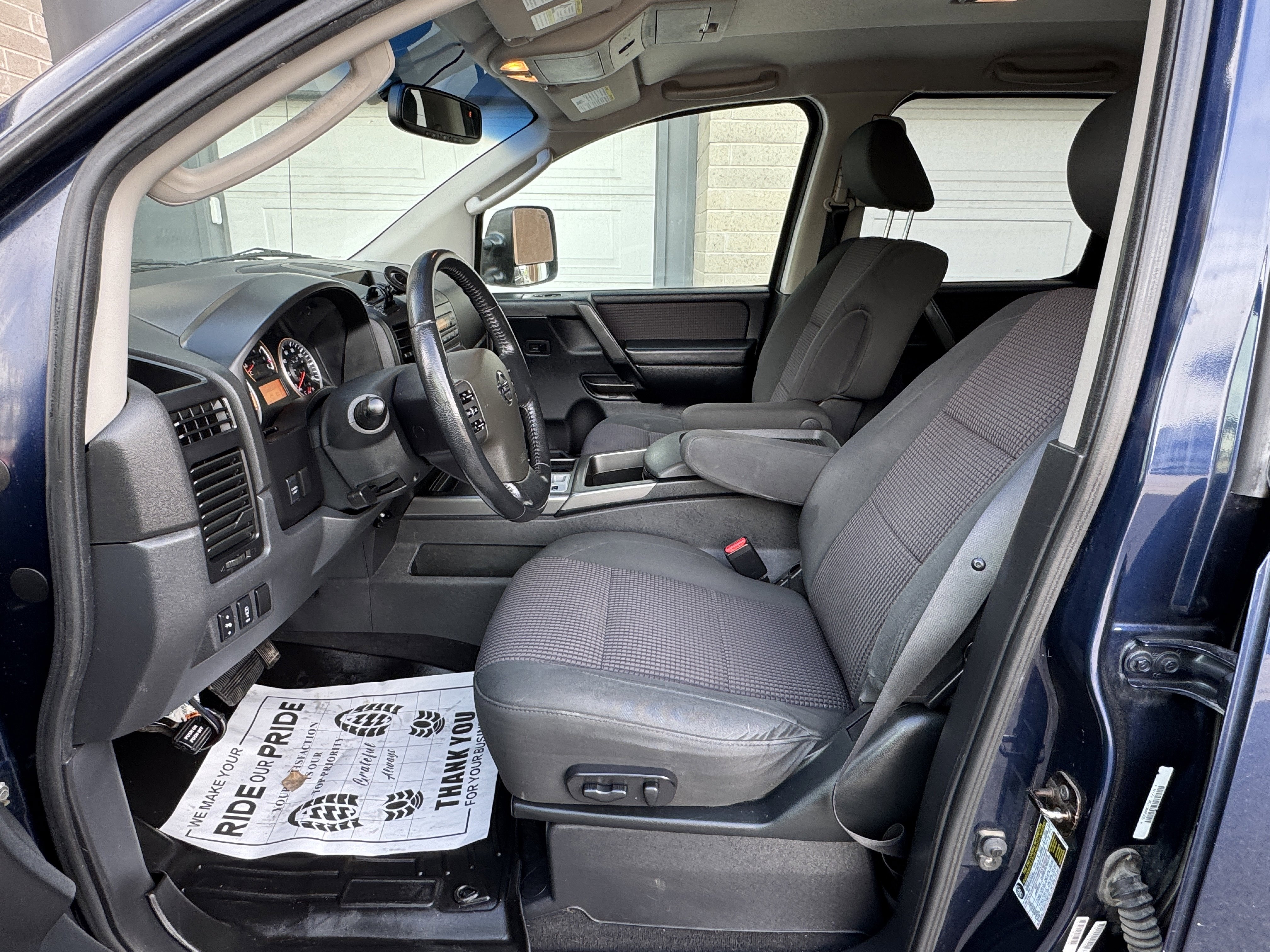 Used 2010 Nissan Titan SE w/ SE Value Truck Pkg AWD/4WD image 14