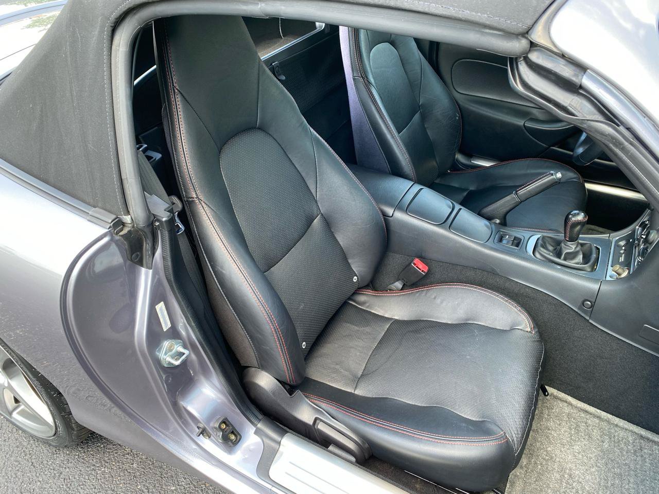 Used 2004 MAZDA MX-5 Miata MAZDASPEED w/ Grand Touring Pkg RWD image 29