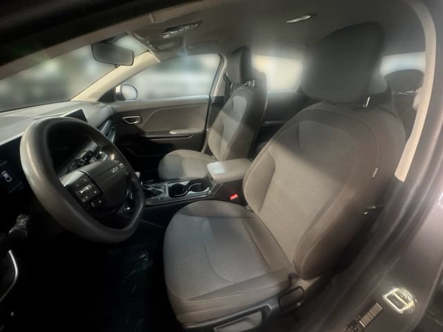 Used 2025 Kia K4 FWD image 14