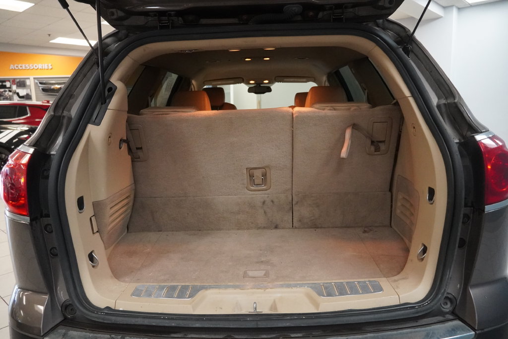 Used 2008 Buick Enclave CXL w/ Entertainment Package #3 FWD image 35