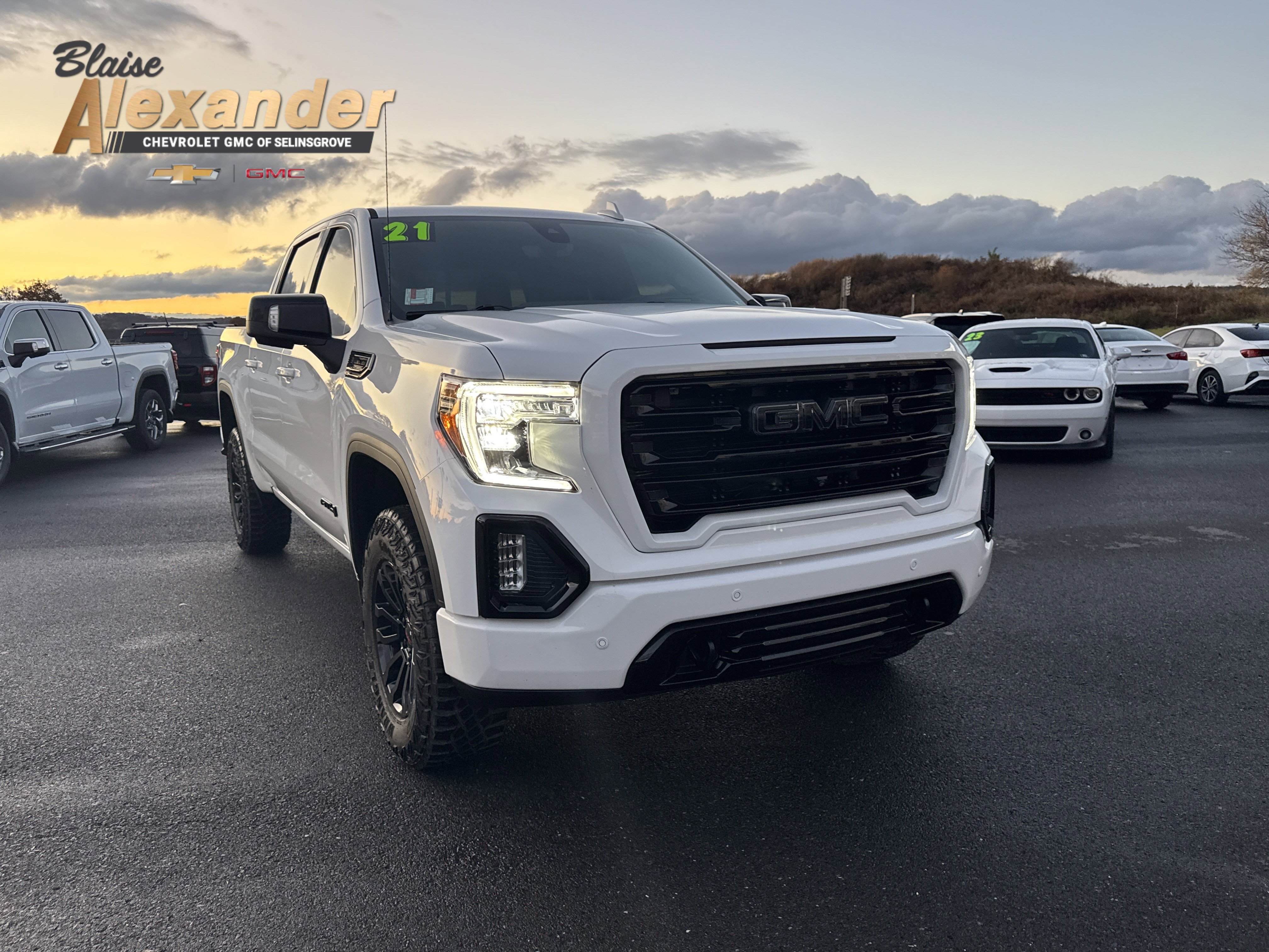 Used 2021 GMC Sierra 1500 AT4 w/ Technology Package video 1