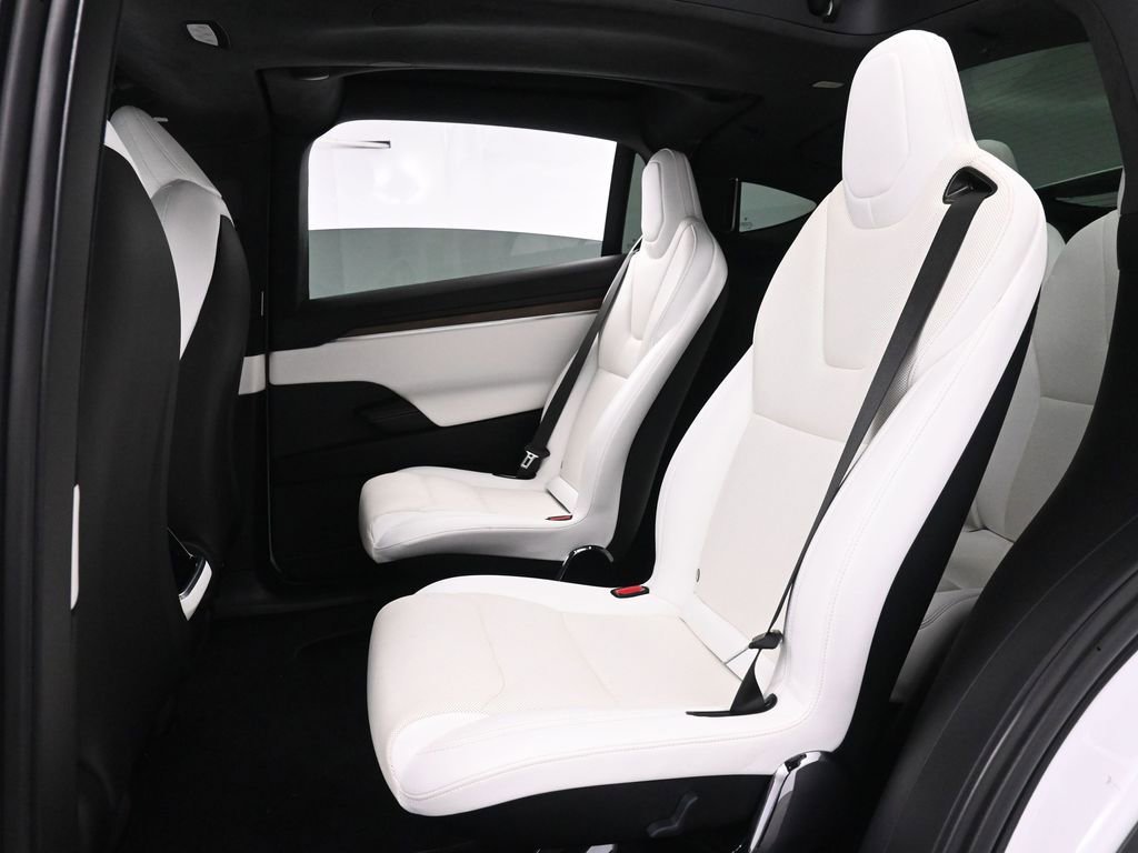 Used 2022 Tesla Model X image 13