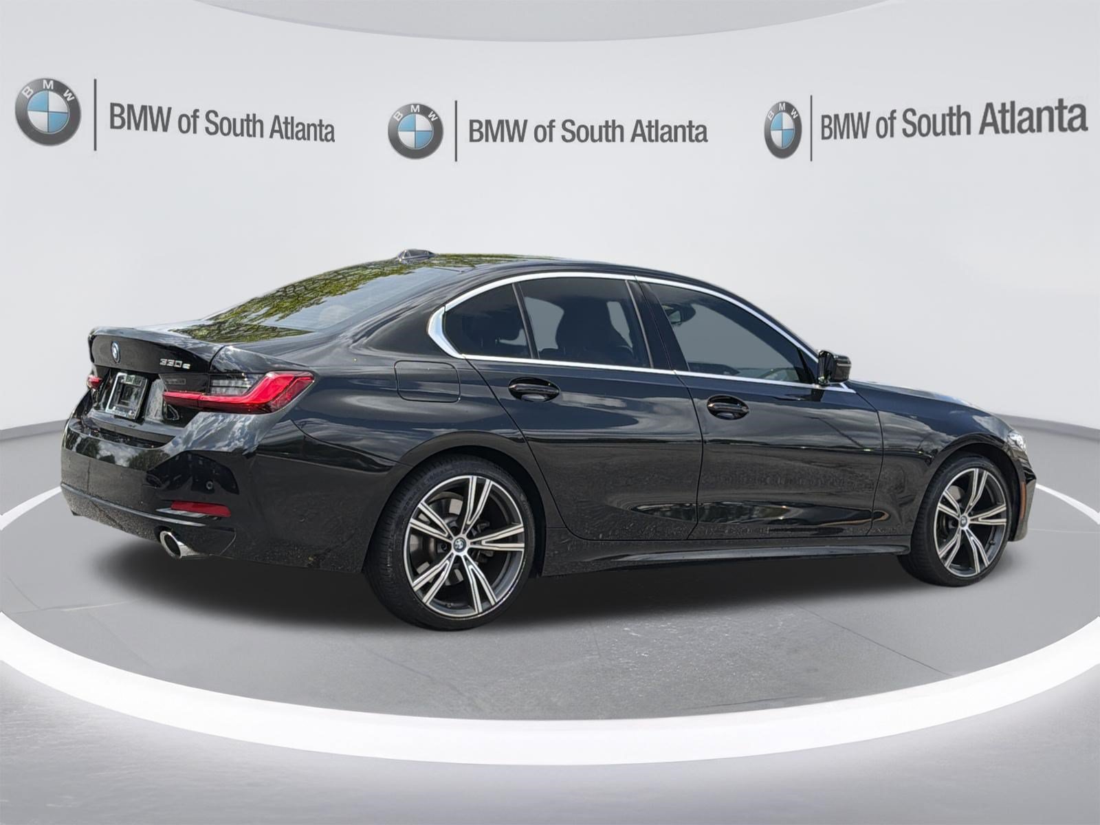 Certified 2024 BMW 330e w/ Premium Package RWD image 28