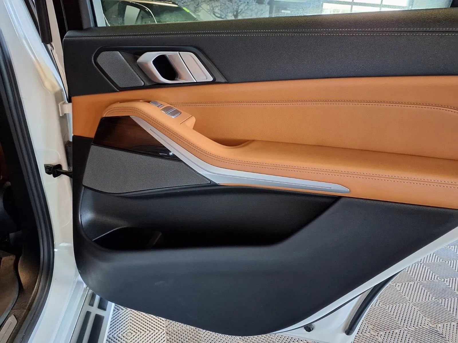 Used 2020 BMW X7 xDrive40i w/ Premium Package image 12