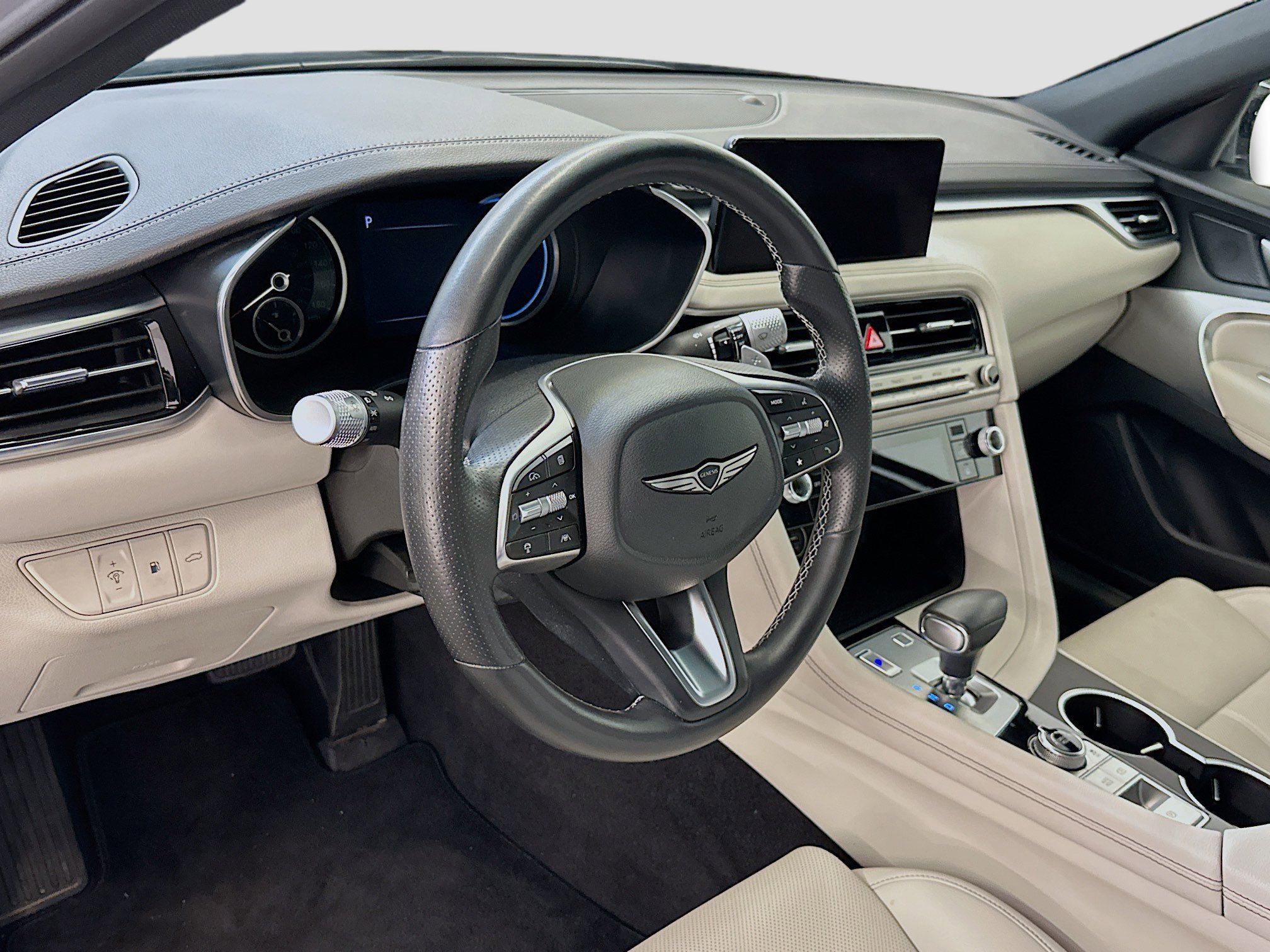 Used 2025 Genesis G70 2.5T image 18