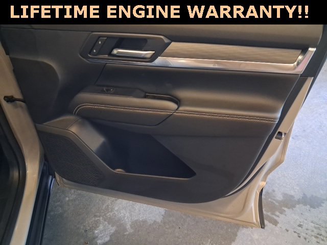 Used 2025 GMC Terrain Elevation image 27