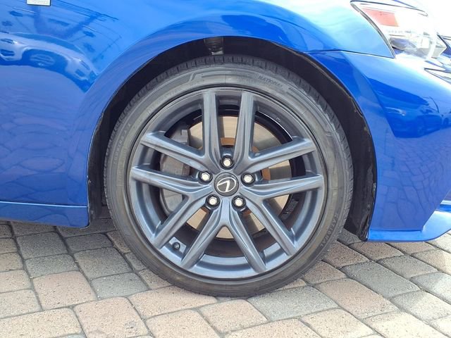 Used 2016 Lexus IS 200t w/ F Sport Package RWD image 9