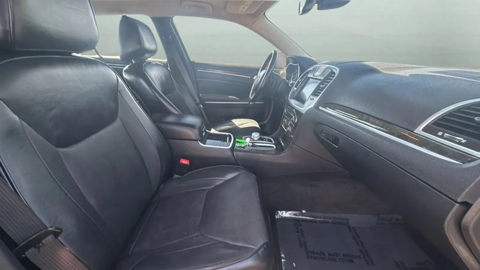 Used 2016 Chrysler 300 C RWD image 25