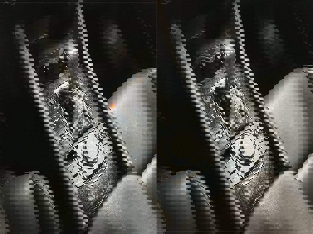 Used 2022 MAZDA MAZDA3 s image 31