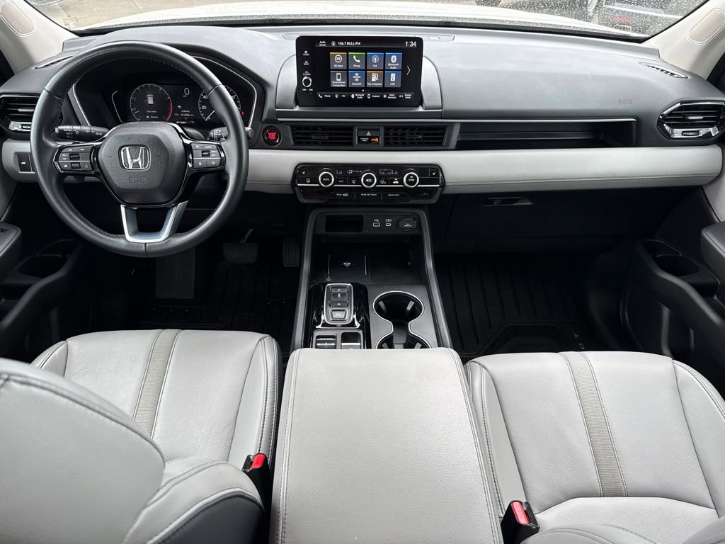 Used 2025 Honda Pilot EX-L image 17