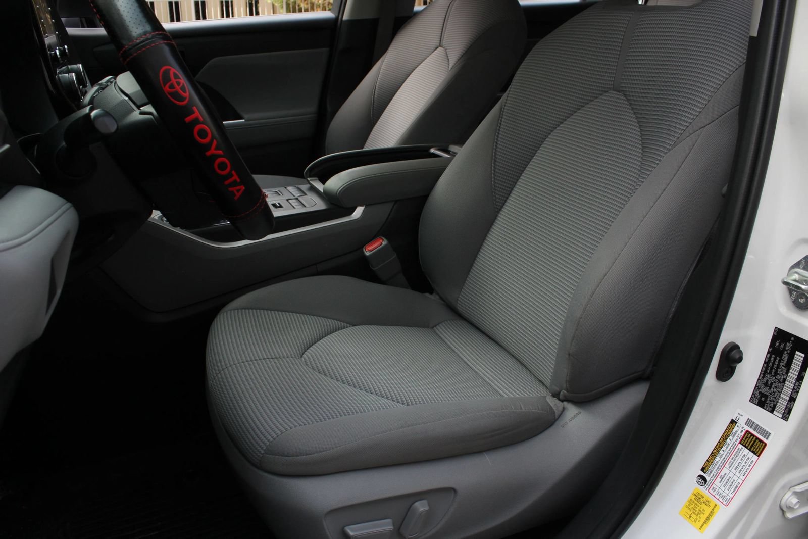 Used 2020 Toyota Highlander L AWD/4WD image 17