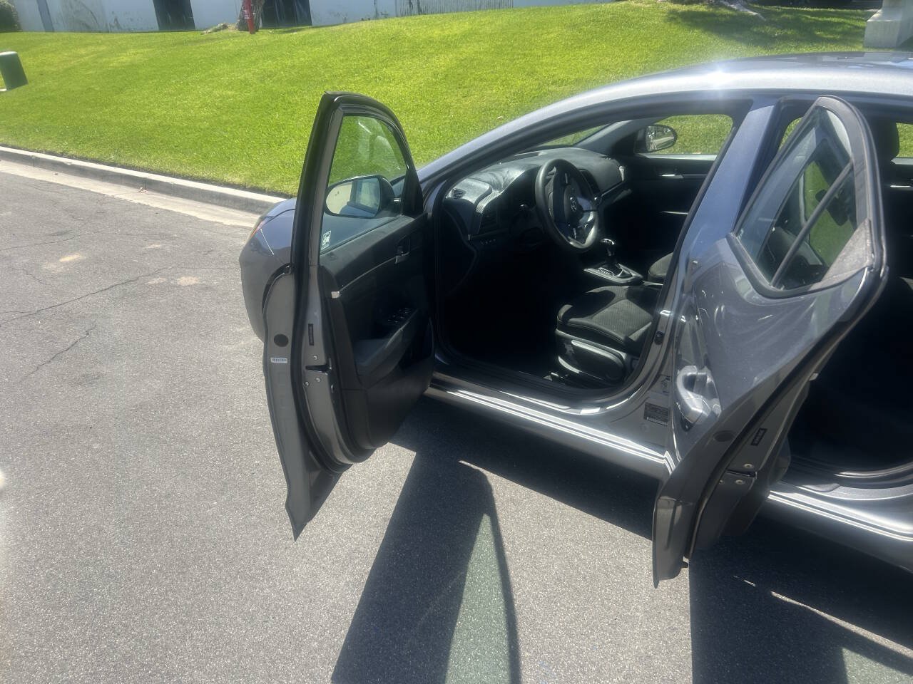 Used 2019 Hyundai Elantra SEL w/ Cargo Package FWD image 6