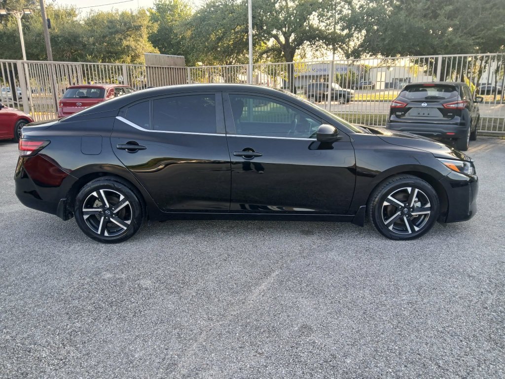 Used 2024 Nissan Sentra SV FWD image 4