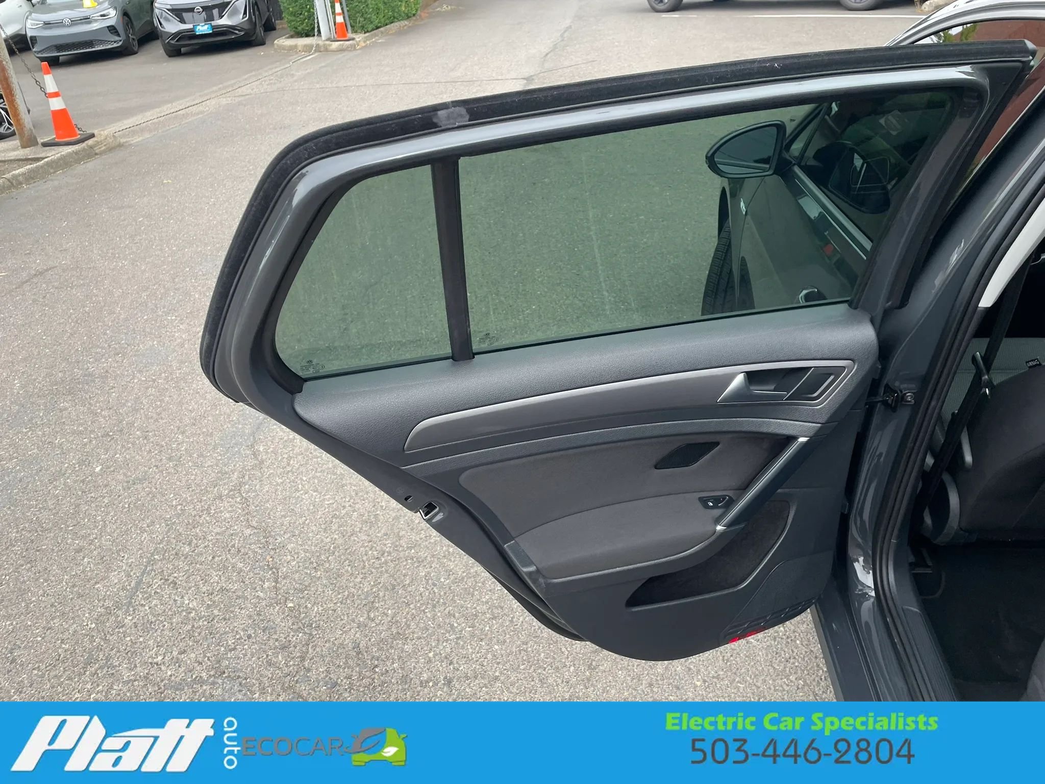Used 2019 Volkswagen e-Golf SE w/ Driver Assistance Package FWD image 37