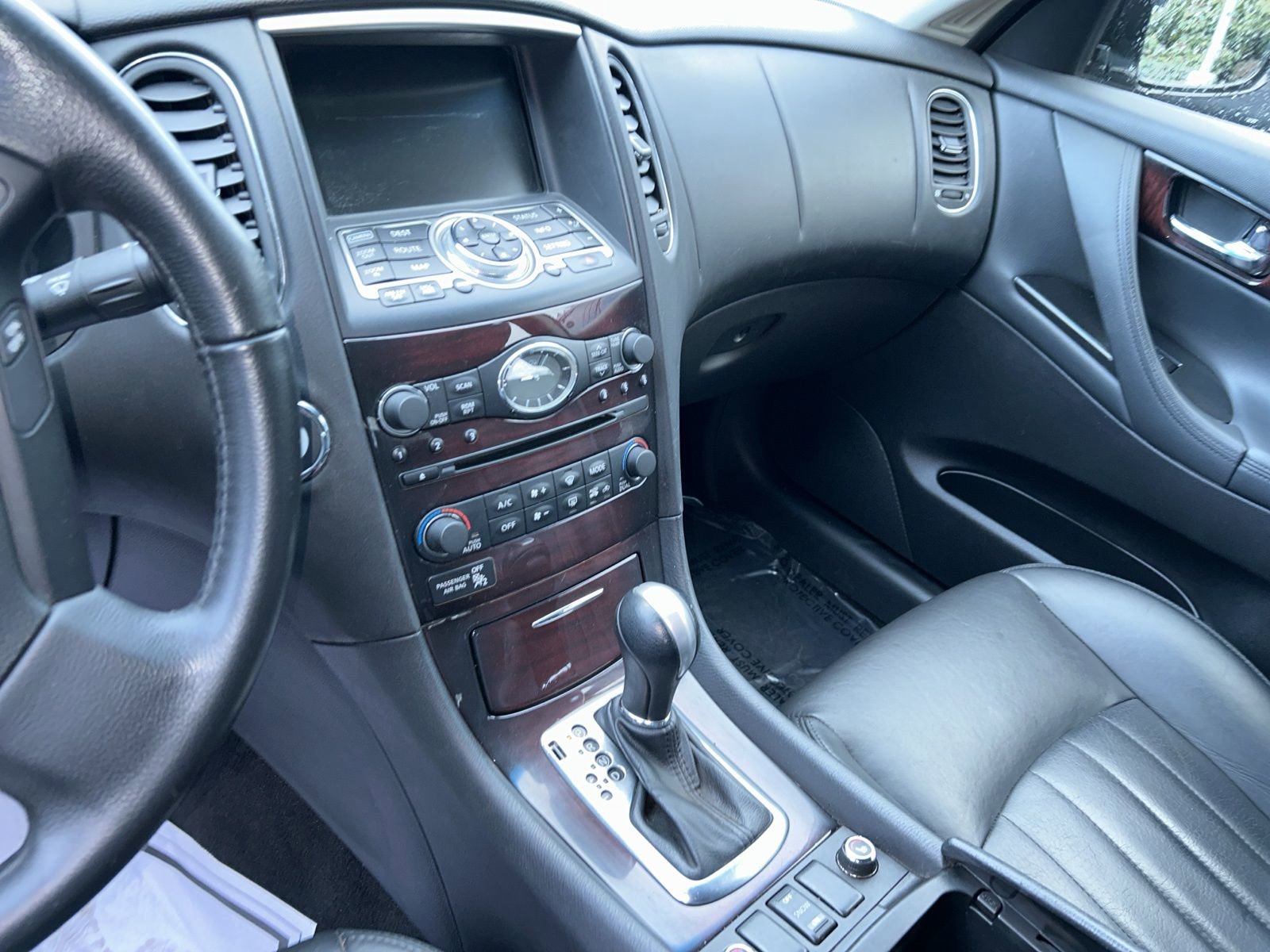 Used 2011 INFINITI EX35 Journey w/ Premium Pkg image 9