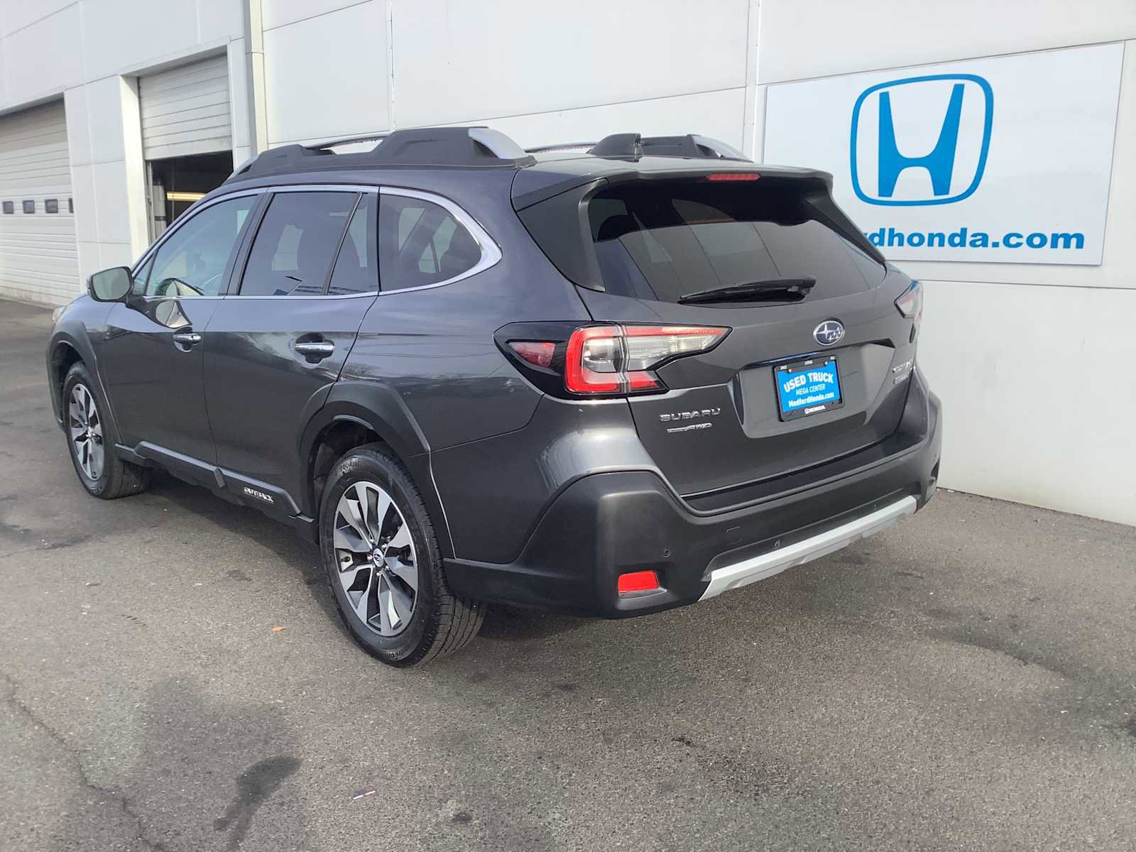 Used 2023 Subaru Outback Touring image 4