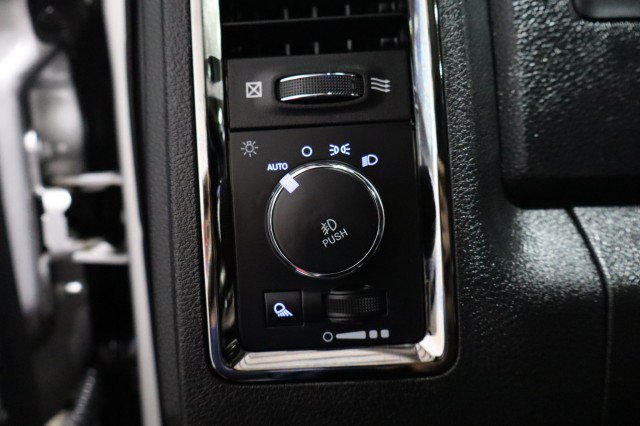 Used 2018 RAM 2500 Laramie w/ Sport Appearance Group AWD/4WD image 35