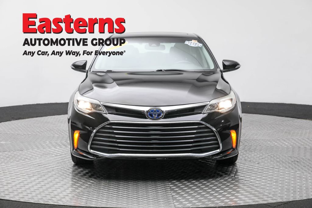 Used 2018 Toyota Avalon XLE Premium image 2