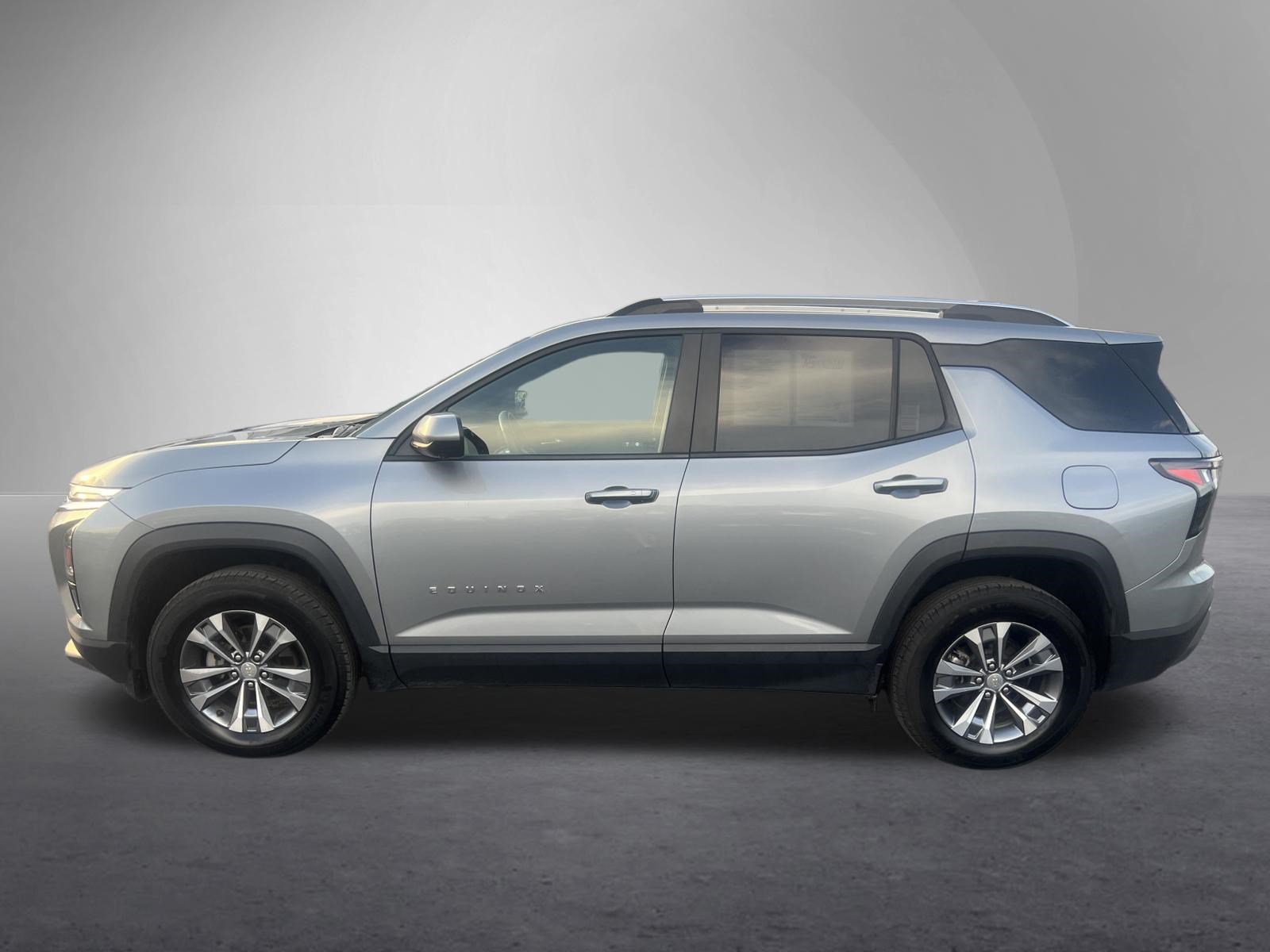 Used 2025 Chevrolet Equinox LT w/ Convenience Package II AWD/4WD image 7