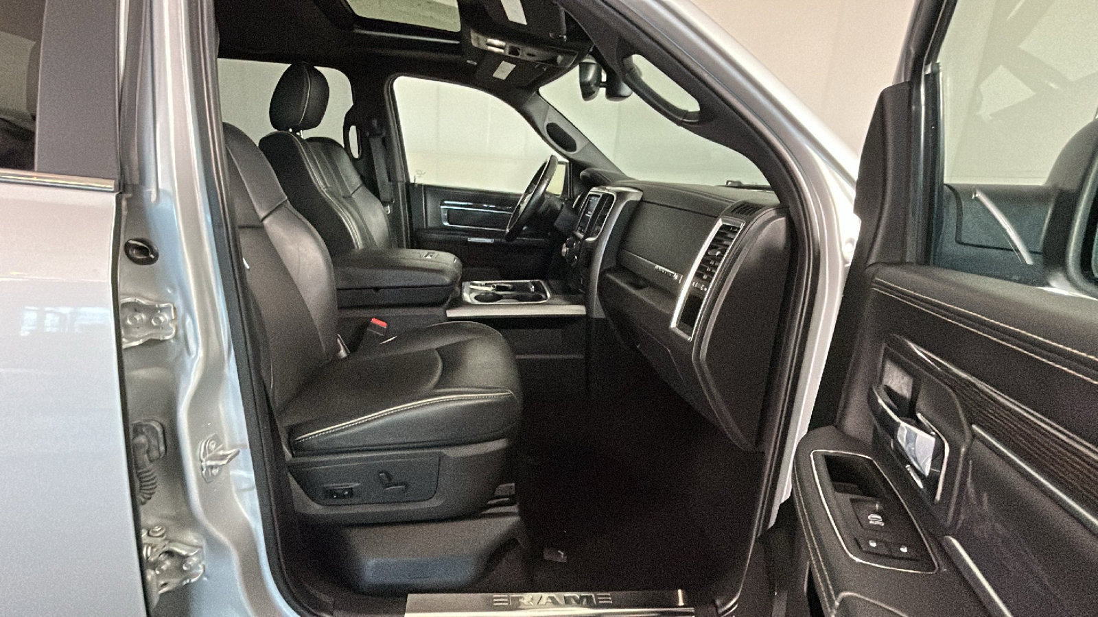 Used 2018 RAM 1500 Limited AWD/4WD image 36