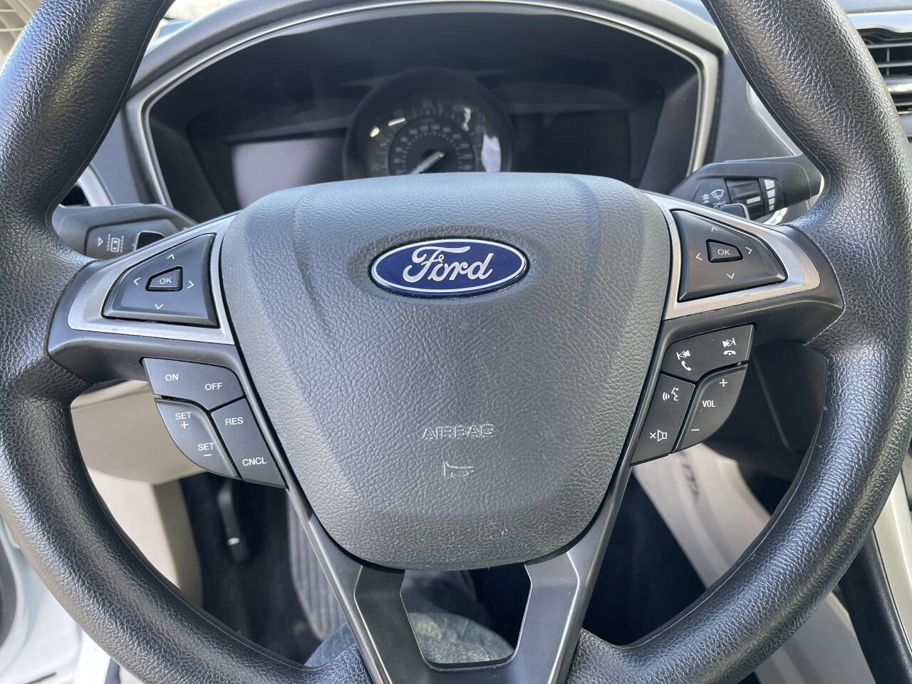 Used 2018 Ford Fusion SE image 21