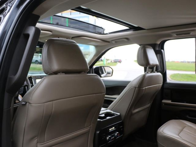 Used 2021 Ford Expedition Max Limited image 16