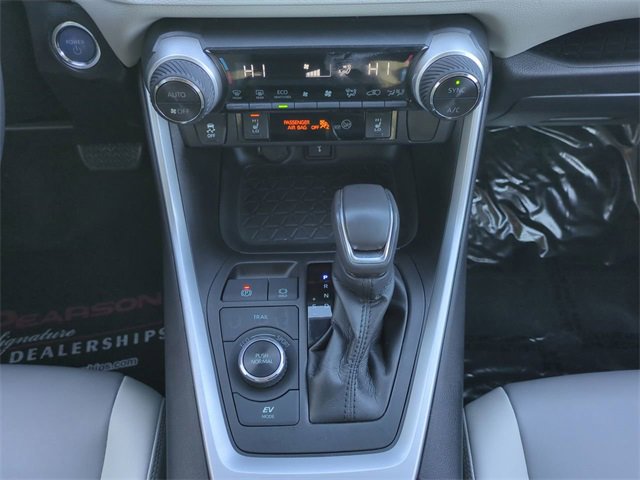 Used 2021 Toyota RAV4 XLE Premium image 19