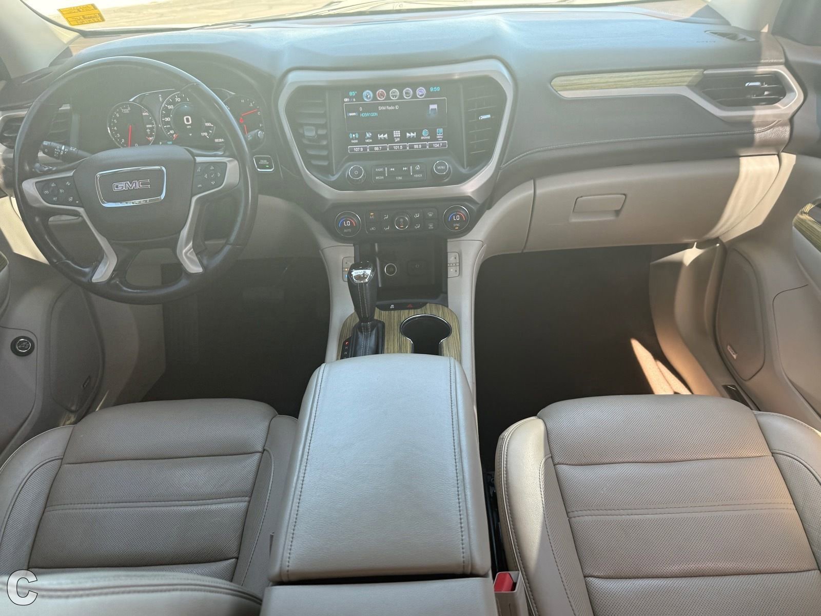 Used 2019 GMC Acadia Denali w/ Technology Package FWD image 14