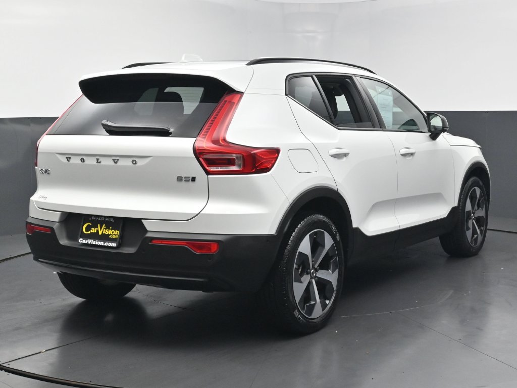 Used 2026 Volvo XC40 B5 Plus AWD/4WD image 9