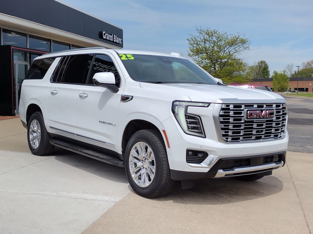 Used 2025 GMC Yukon XL Denali AWD/4WD image 14