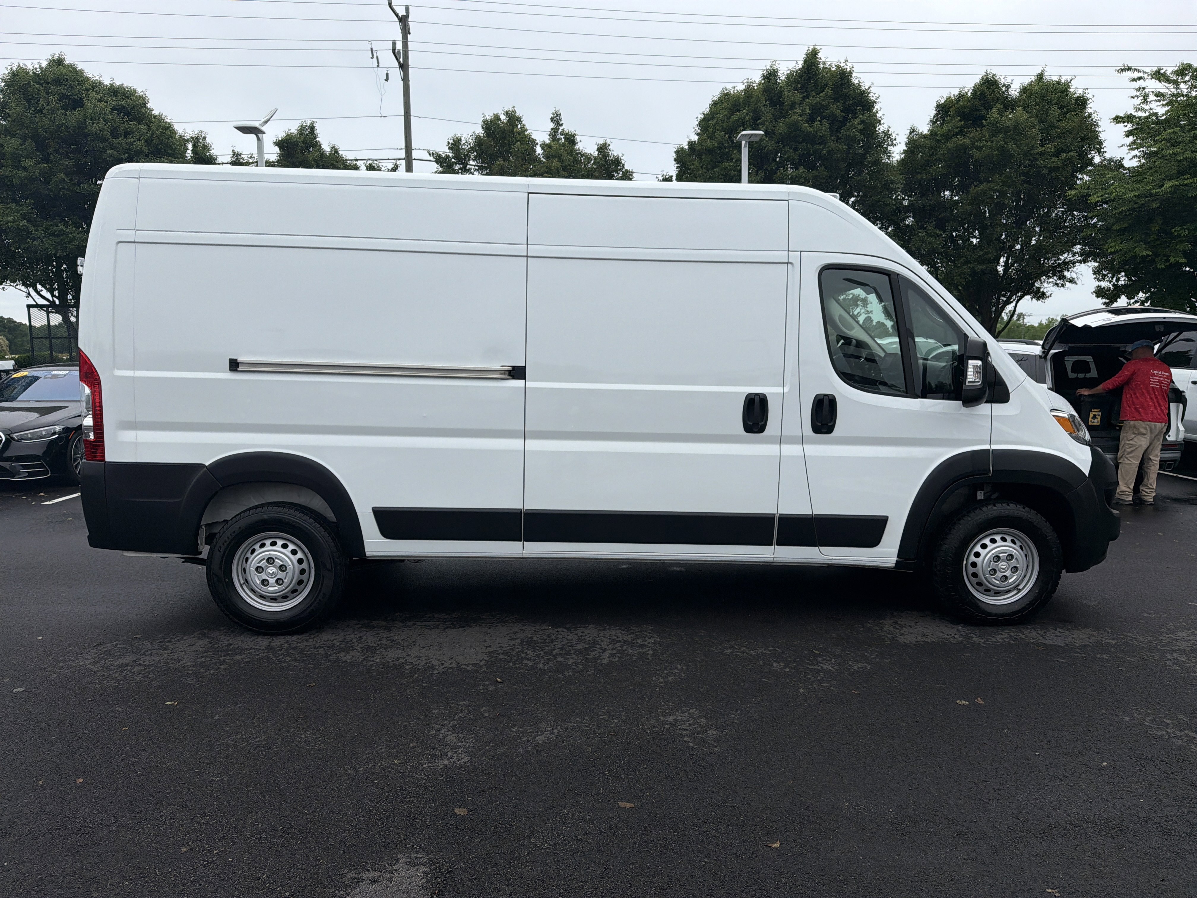 Used 2025 RAM ProMaster 2500 w/ Convenience Group FWD image 11