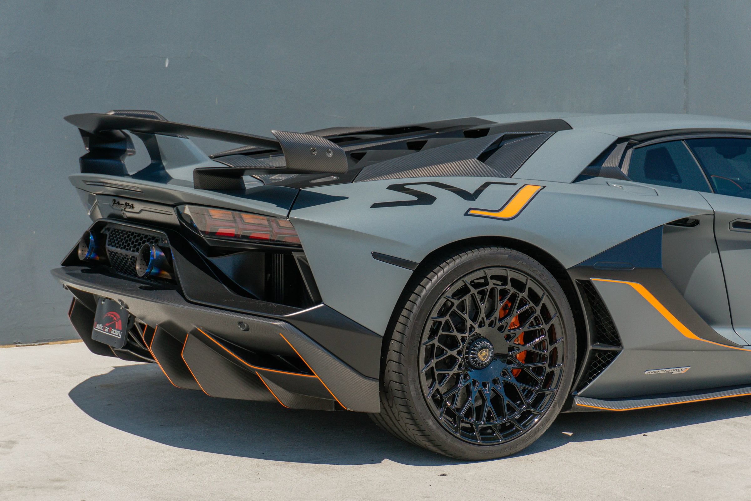 Used 2019 Lamborghini Aventador SVJ AWD/4WD image 39